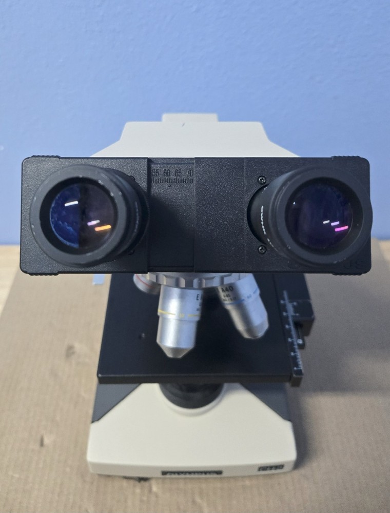 Olympus CH-2, CHT Microscope with objectives 4 X 10X 40X 100X (005)