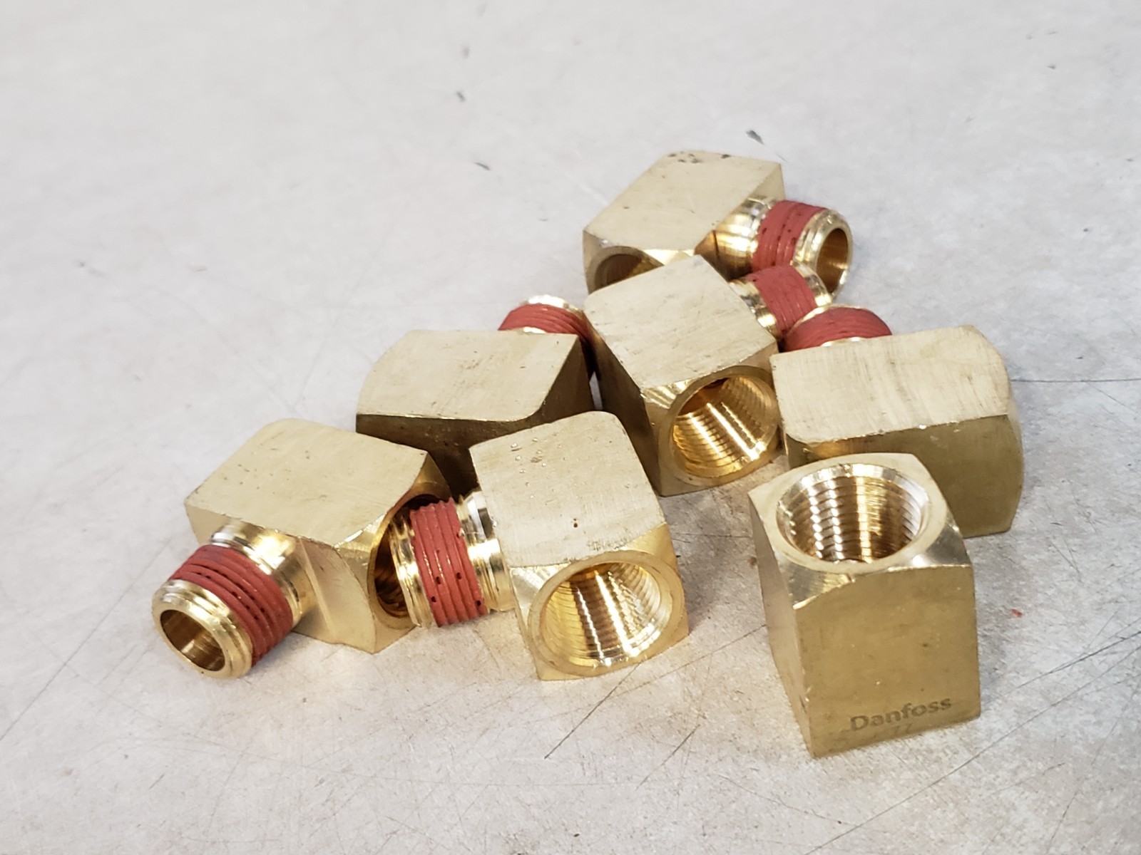LOT OF 7 - DANFOSS 77 BRASS 90° NPT ELBOW ADAPTER MALE X FEMALE INDUSTRIAL