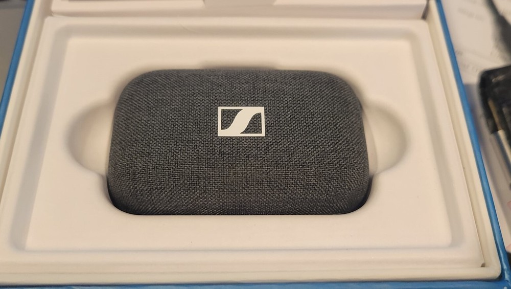 Sennheiser MOMENTUM True Wireless 3 Charging Case