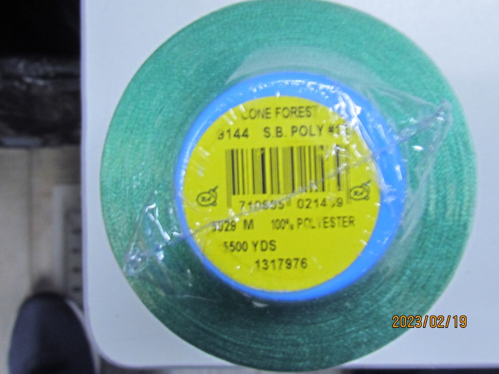 A&E Robison-Anton Embroidery Thread 122 SB POLY, 5500 yards CONE FOREST 9144