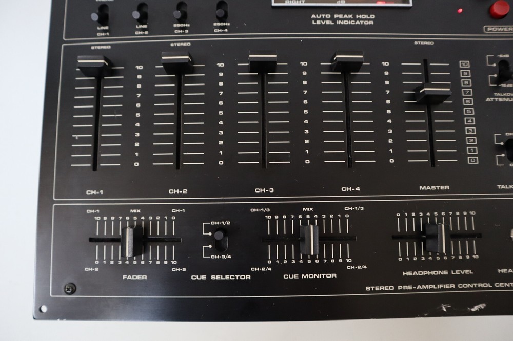 Numark DM-1450 Studio Audio Master Stereo Pre-Amplifier Control Center - Working