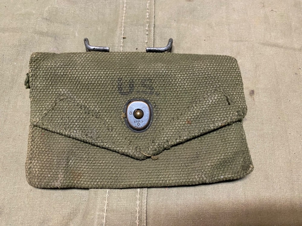 ORIGINAL WWII US ARMY M1942 FIRST AID CARRY BELT POUCH-OD#7. 1944