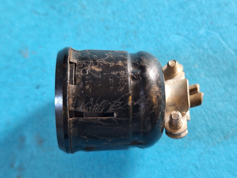 Standard Size 11 Pin 'Free Socket' ~ With shell & Keyway ~ 'In-line' entry
