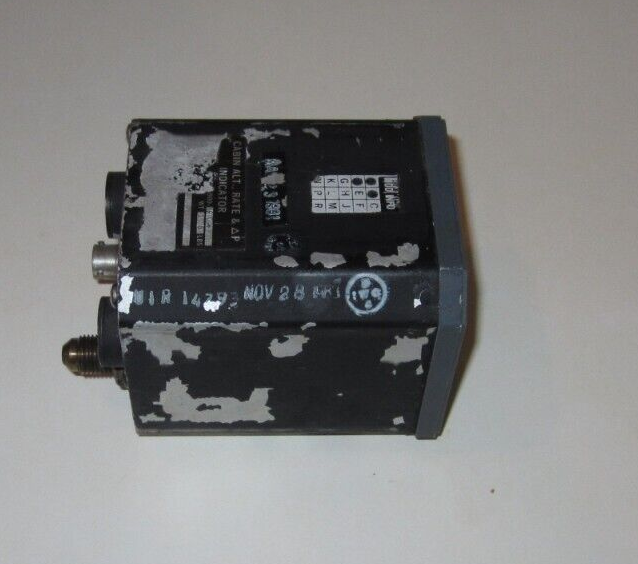 INDICATOR ALTITUDE DIFFERENTIAL PRESSURE UNKNOWN AIRCRAFT DATA TAG TORN