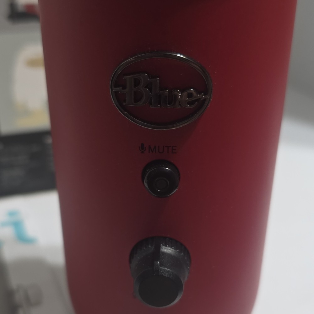 Blue Yeti USB Freestanding Microphone Red Mute Button Adjustable Gain