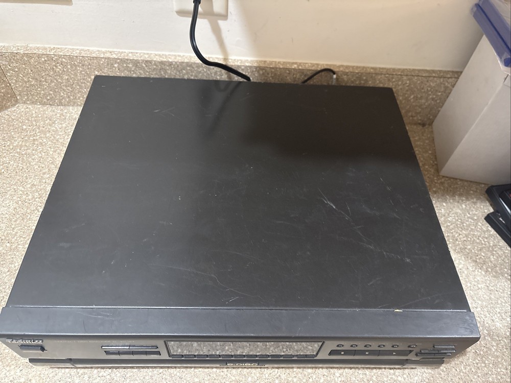 TECHNICS 5-DISC COMPACT DISC CHANGER PLAYER MODEL SL-PD787 WORKS NO REMOTE