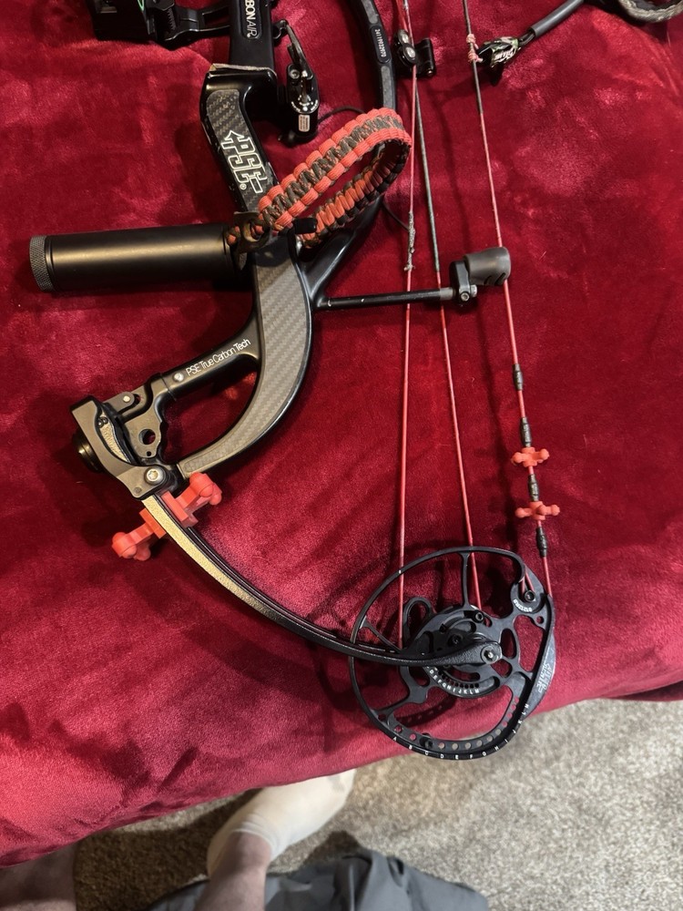 PSE Carbon Air EC Compound Bow 60 LBS