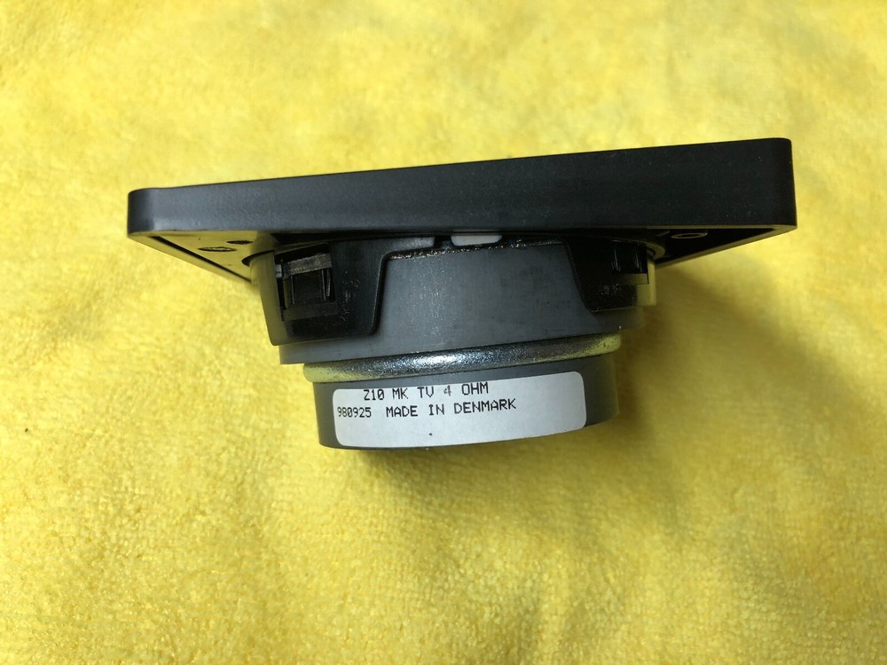 Miller & Kreisel, Speakers Tweeter Angle Housing