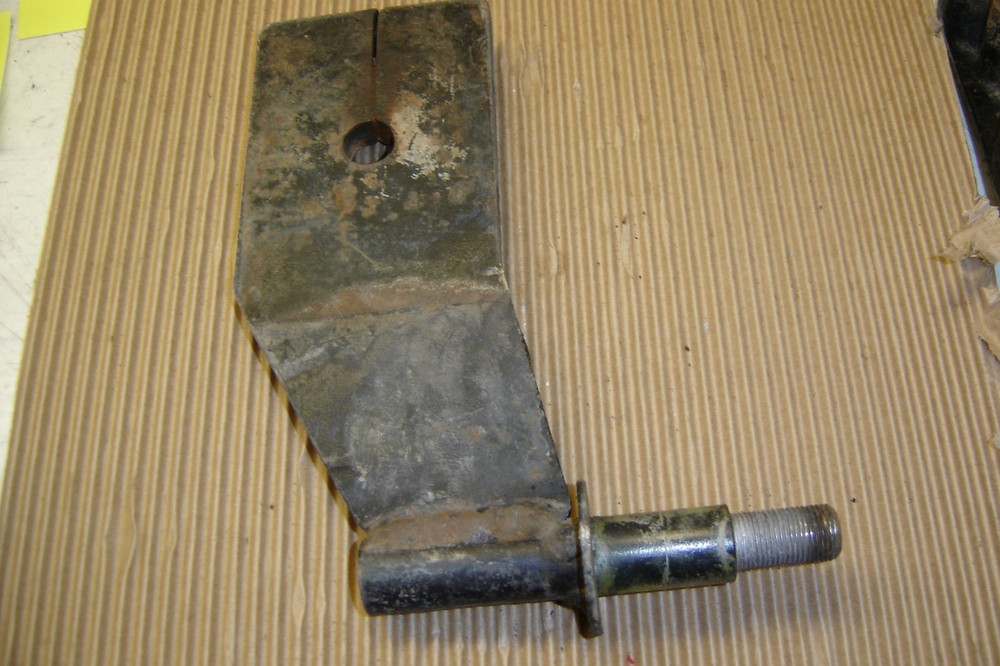 freightliner pass side front lower shock mount