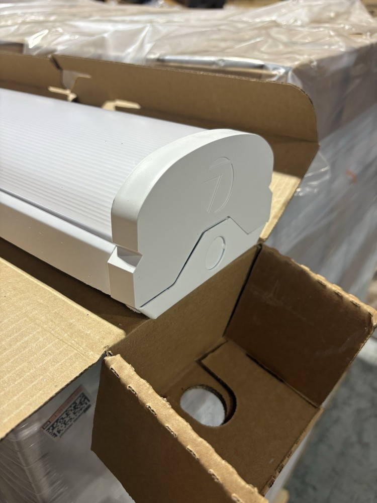Lithonia Lighting 4FT LED Wraparound Fixture