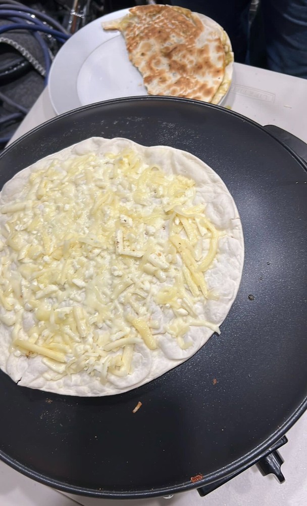 Electric Saj Arabic Bread Maker Non-stick Markouk Thyme /Cheese Pie زغتر مناقيش