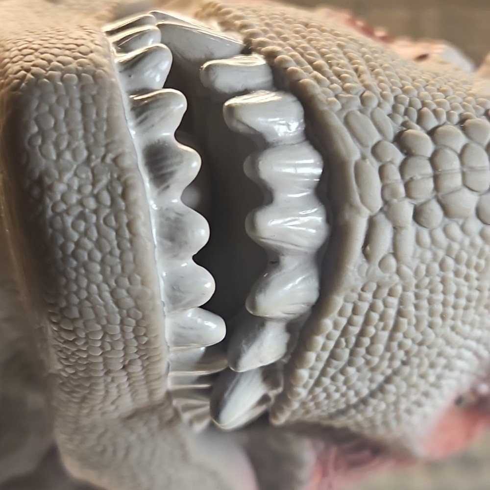 McDonalds 2000 Dinosaur Carnotaurus Hand Puppet