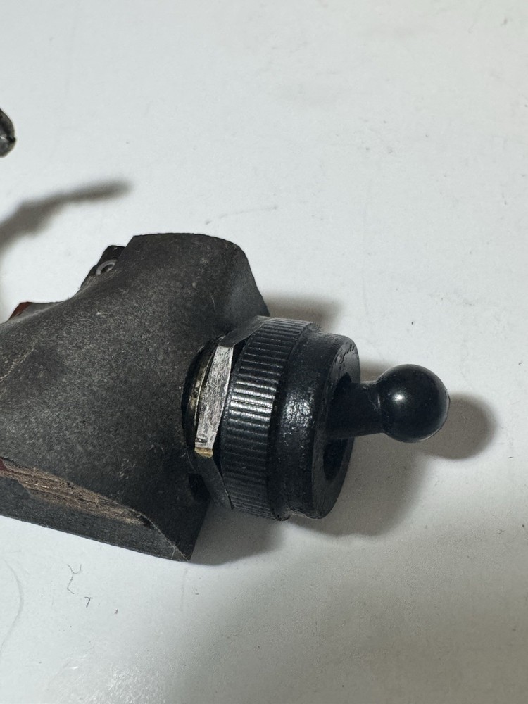 SINGER FEATHERWEIGHT SEWING MACHINE 221 LIGHT SWITCH