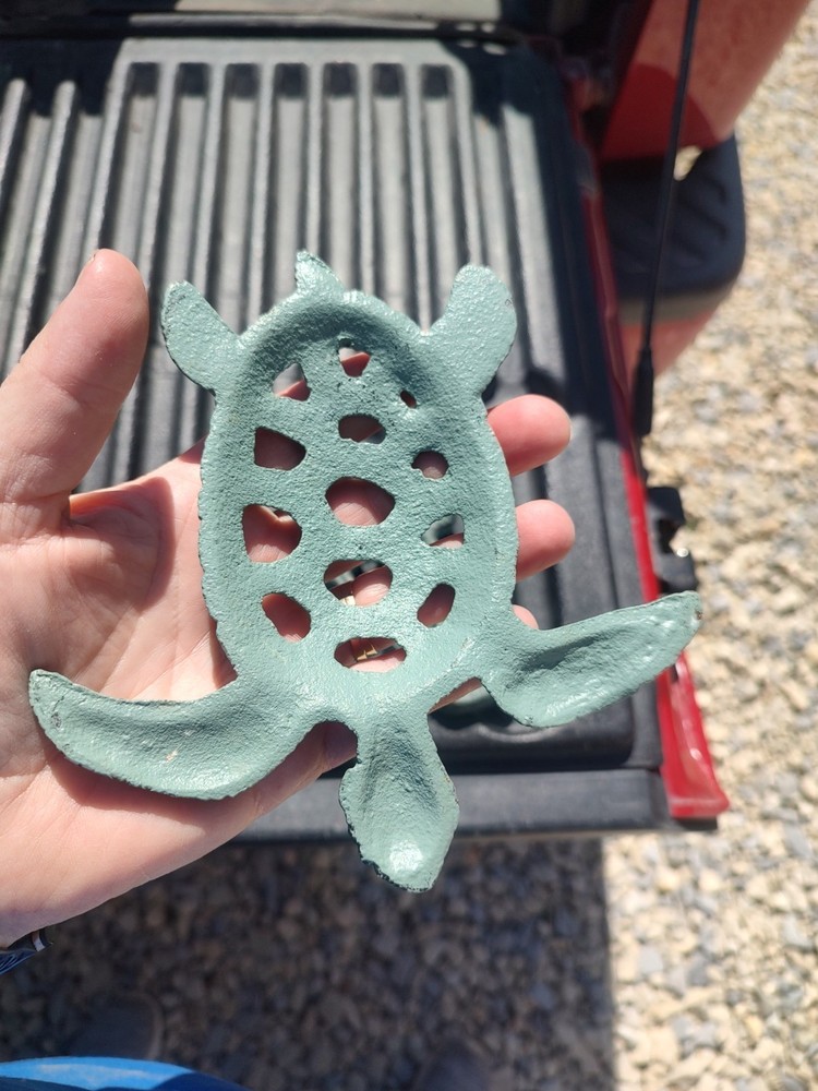 2 Metal Turtle Decorations