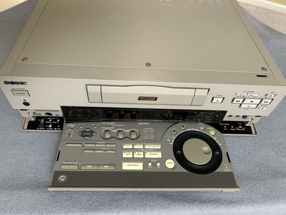 Sony DSR-30 DVCAM / DV Editing Deck – Player, Recorder & Editor
