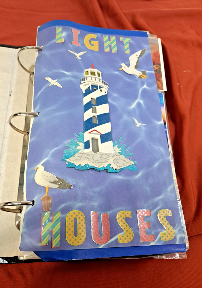 BLACK ALBUM W/100 FULL COLOR LIGHTHOUSES, 249 SHIPS