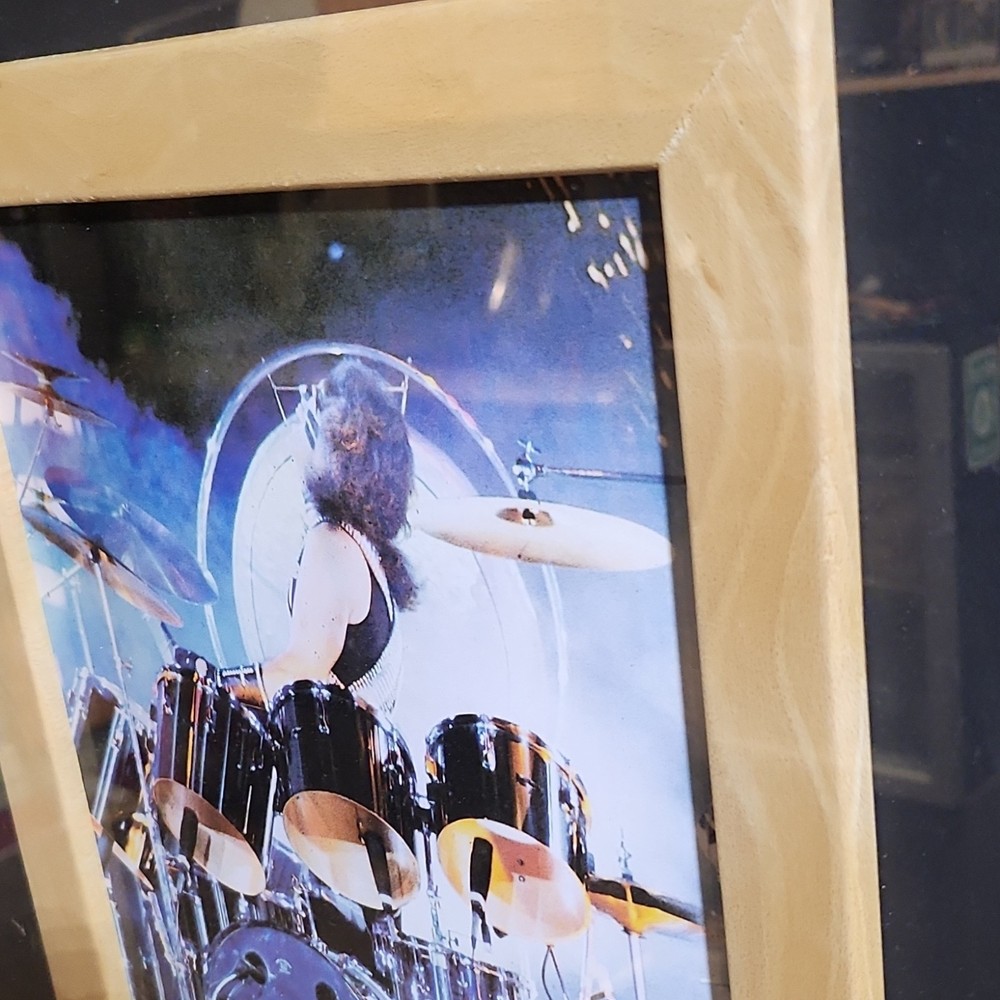 (KISS) Peter Criss Drum Sticks And Ticket From 1978 In Display Case .