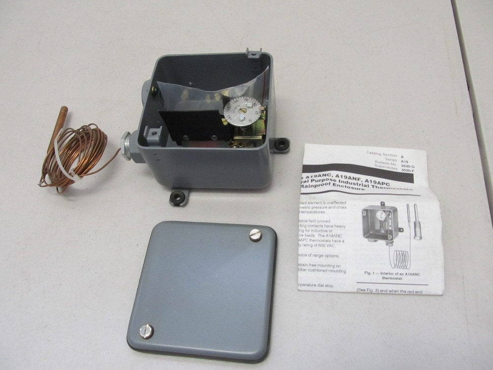 Johnson Controls A19ANC-1C Remote Bulb Temp Control w/ Rainproof Enclosure