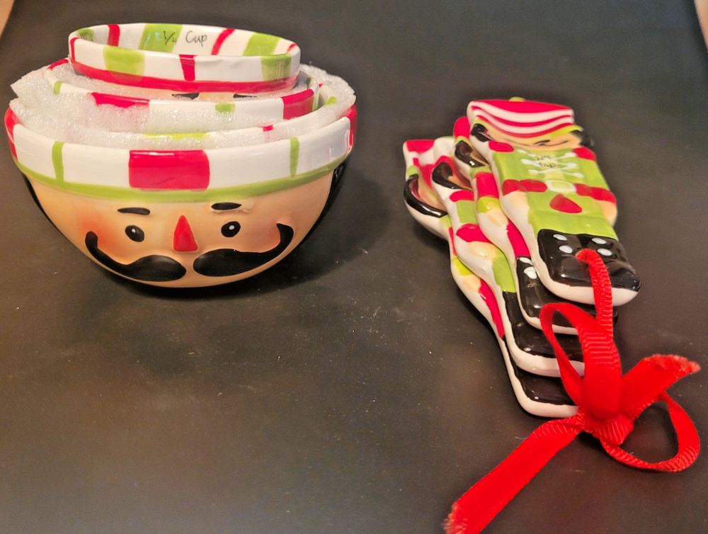 Pier 1 Nutcracker Nesting Measuring Cups and Spoons