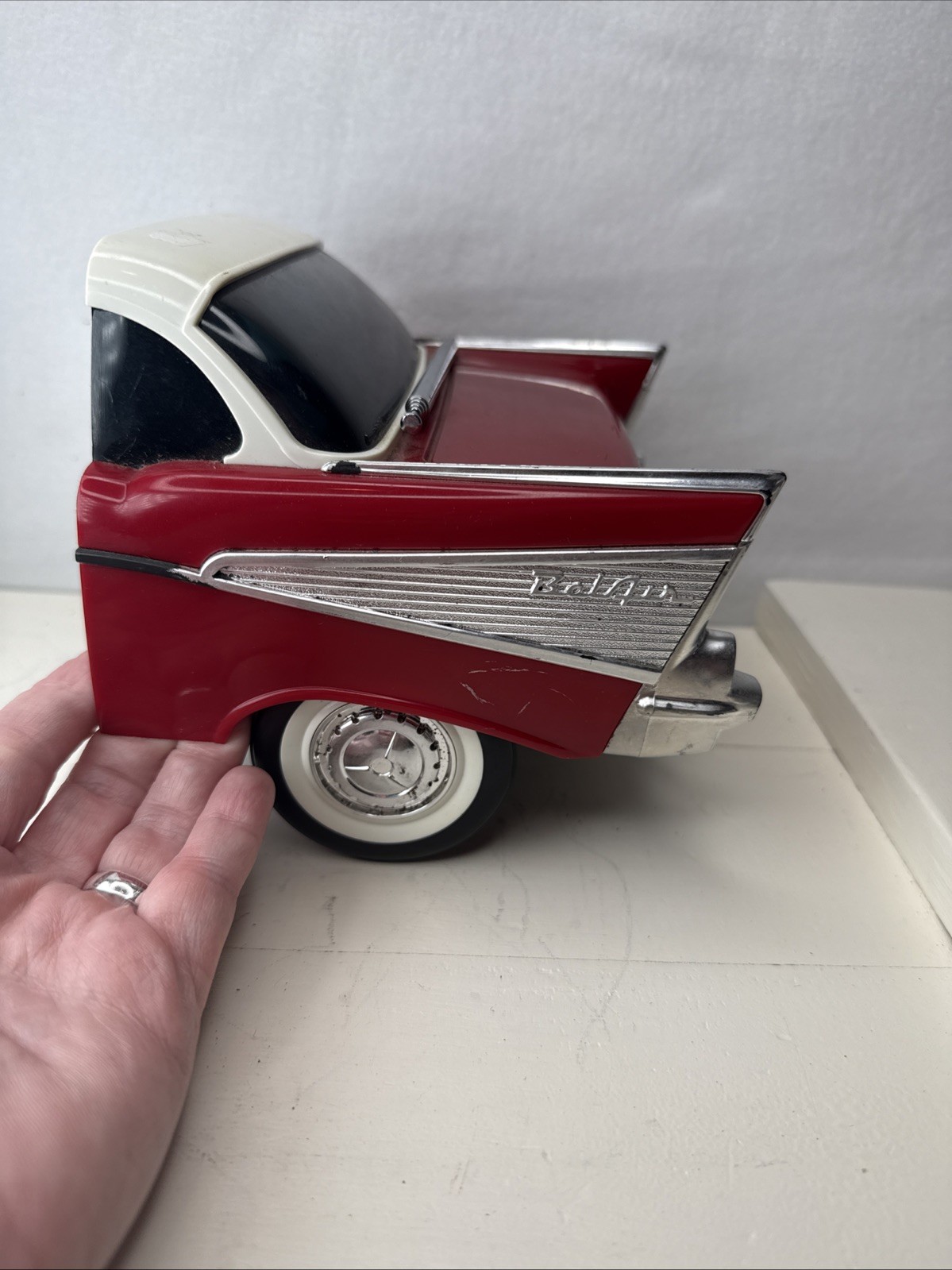Vintage 1988 Red 1957 Chevy Belair Novelty, Am/Fm Wall Mount Radio. WORKS!