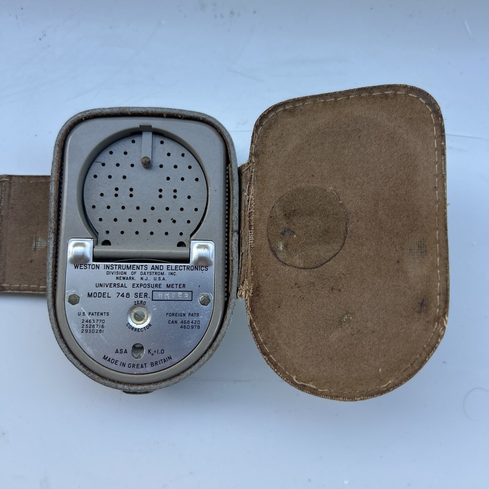 Vintage Weston Master V Light Meter Model 748 with Case