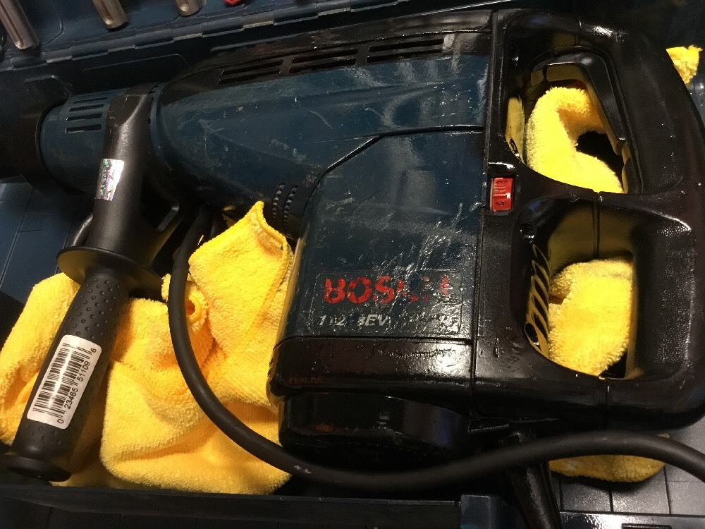 BOSCH 11263 EVS DRILL PREOWNED, FREE THERMO, BITS AND CHISELS, FAST SHIP