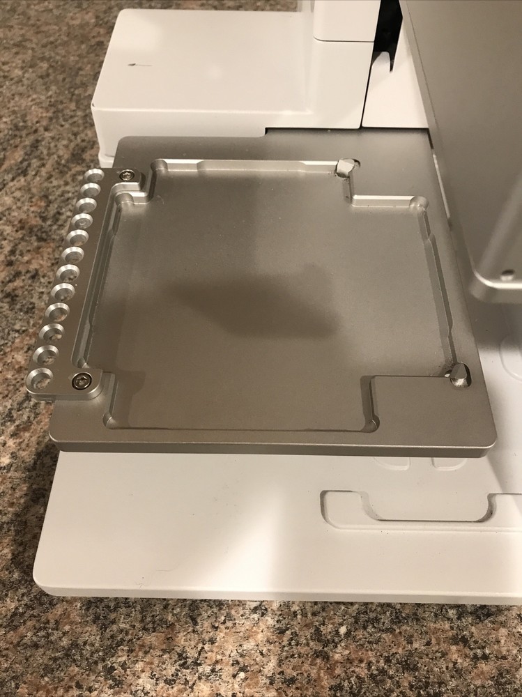 INTEGRA BIOSCIENCES VIAFLO ASSIST PIPETTING ROBOT
