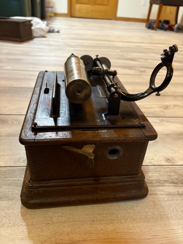 edison standard model d phonograph GOOD MOTOR AND UPPER