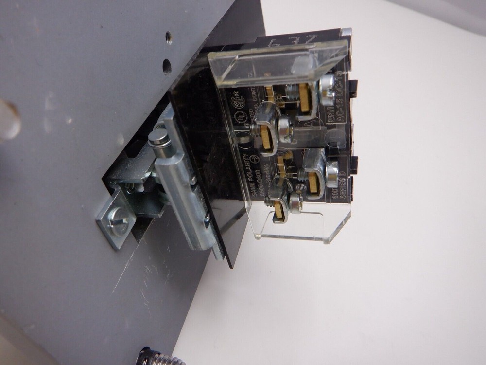 Allen Bradley 800H-2HJM7 Pushbutton Station Assembled