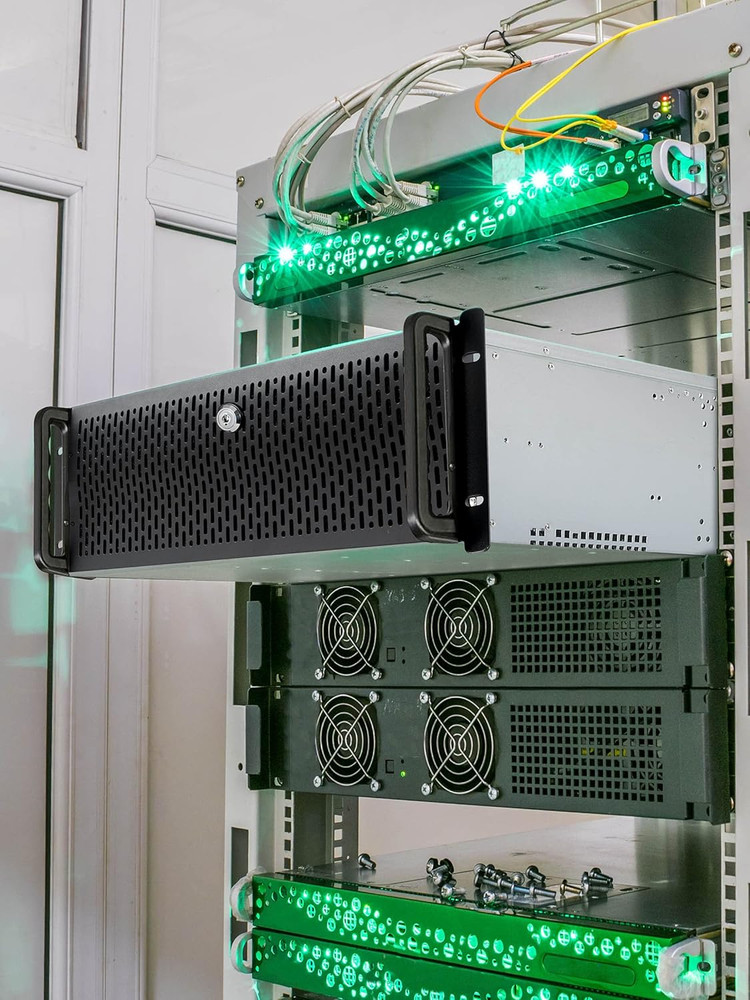 4U Server Chassis Rackmount Case | 8 3.5" HDD Bays, 3 5.25" Devices | E-ATX Comp