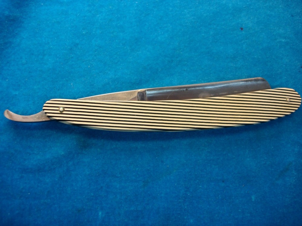 GENCO STRIGHT RAZOR - FANCY SIDE PANELS - NICE USED COND.
