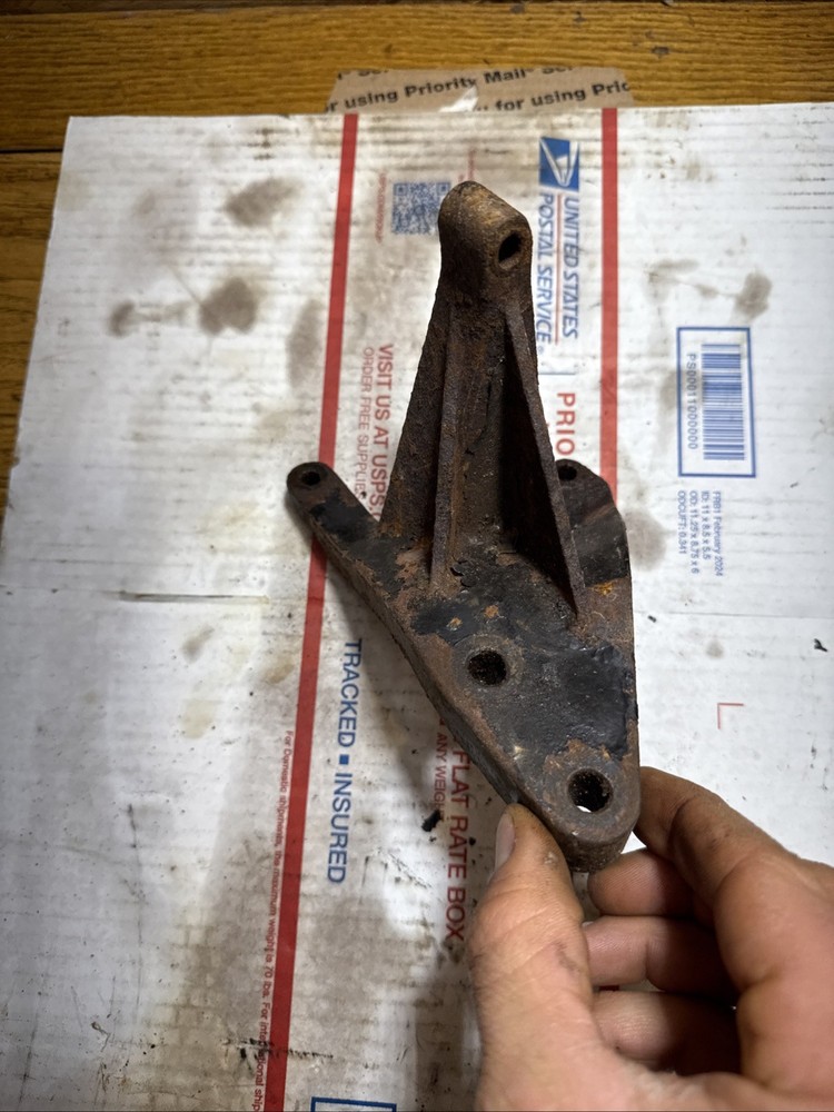 Mercruiser raw water pump mount bracket