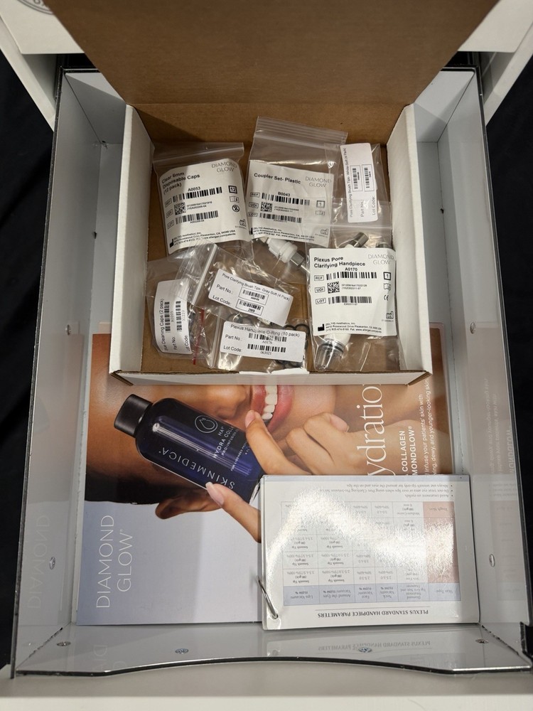 SP3 DiamondGlow Microdermabrasion Machine