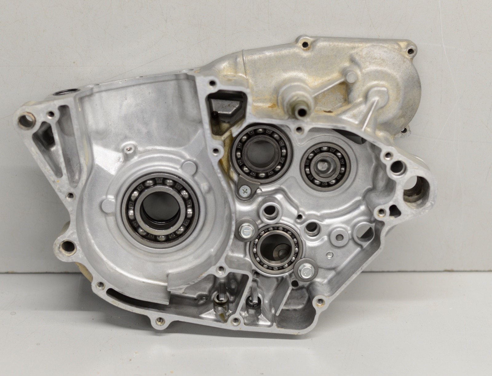 USED OEM 2005 05 KAWASAKI KX250F RIGHT SIDE ENGINE MOTOR CASE CRANKCASE