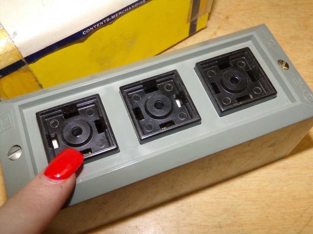 Square BG307 Universal Pushbutton 600V *Free Shipping*