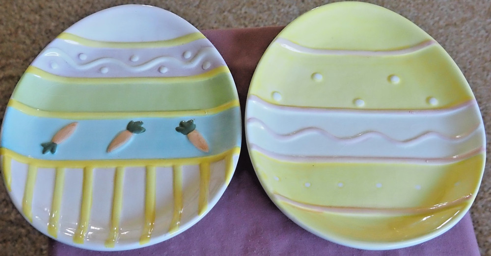 Pair of Easter Egg Shaped Dish’s / Ceramic Egg Shaped Snack Plates