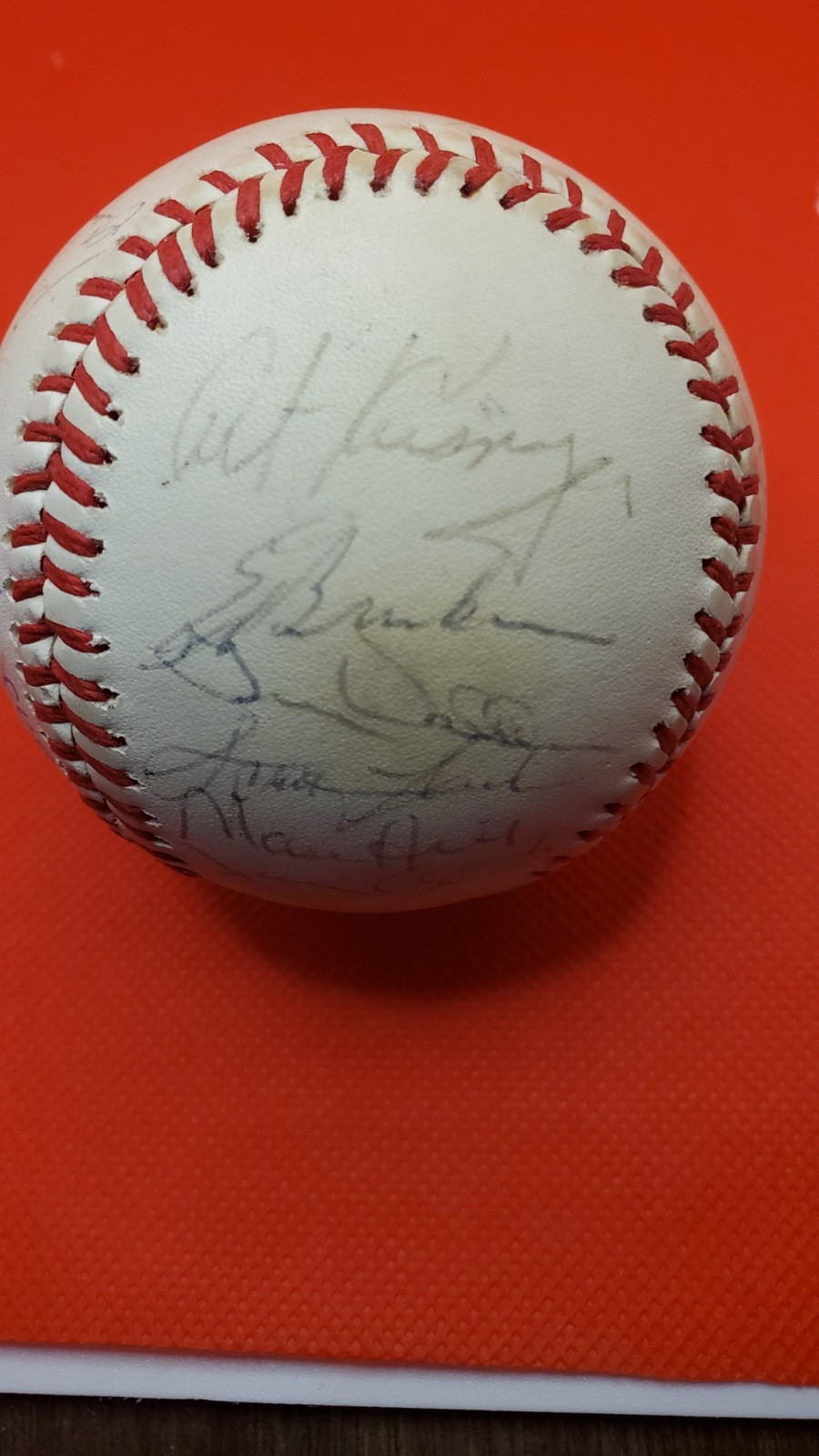 Tom Seaver Signed Baseball – Beckett - 1984 White Sox Team - Auto - 27 Sigs HOF