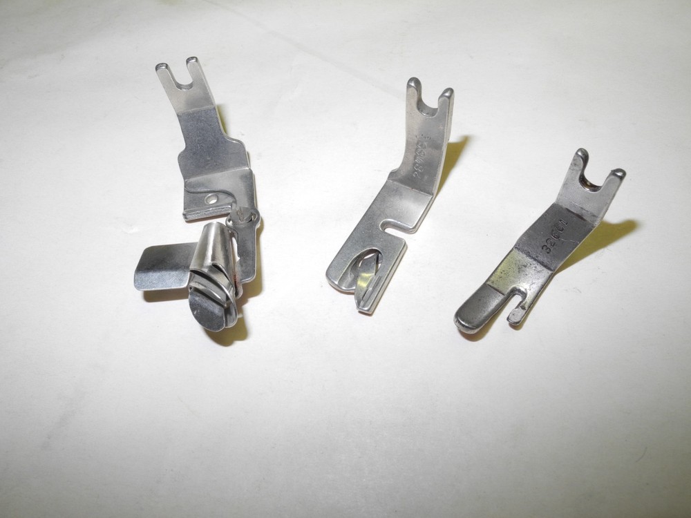 VINTAGE SINGER SEWING MACHINE BACK CLAMP ACCESSORY KIT, TOP CONDITION, NICE