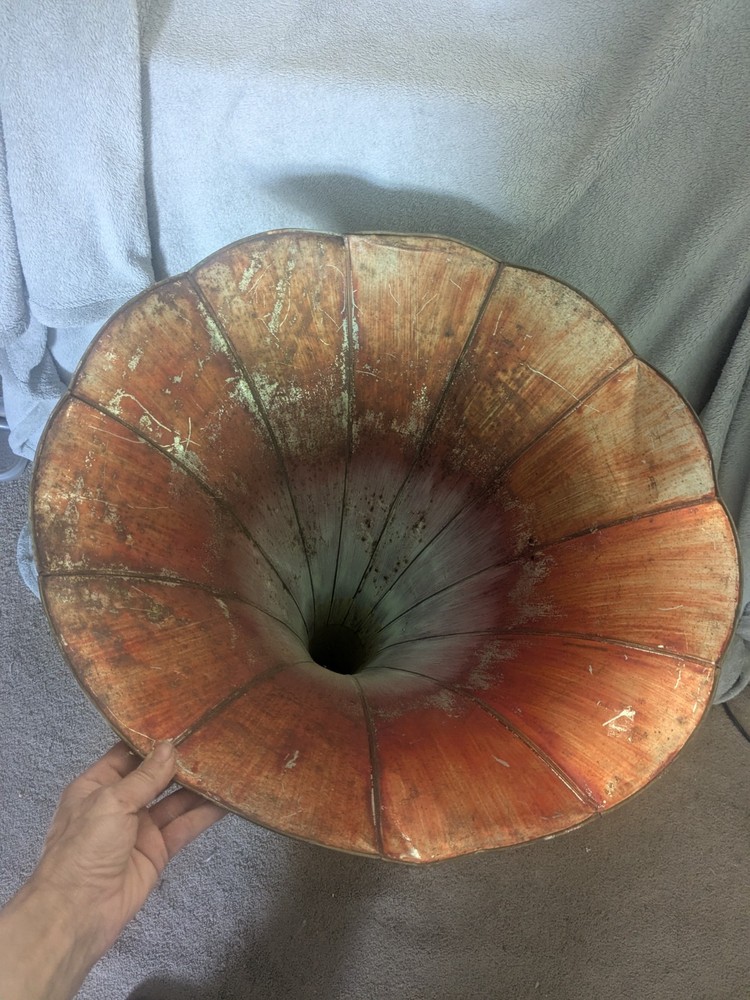 Large Vintage PHONOGRAPH HORN