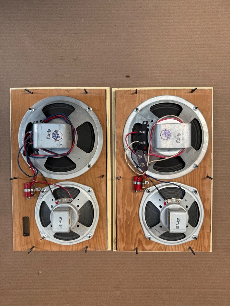 Pilot P-1060 Speakers