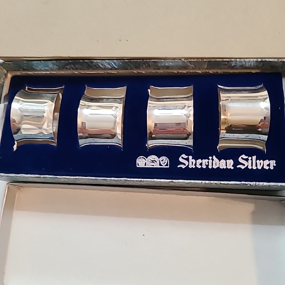8 Vintage Silver Plate Napkin Rings by Sheridan Tauton