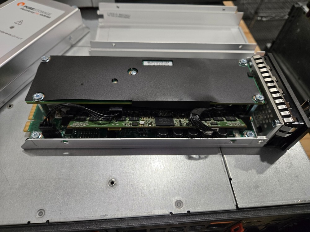 PureStorage FA-M20 pure storage M20 flash array FlashArray R2 Controller SAS FA