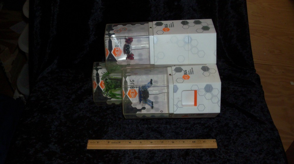 HEXBUG COUNTER STORE DISPLAY Micro Robotic Inchworm Ant Nano Battlebots