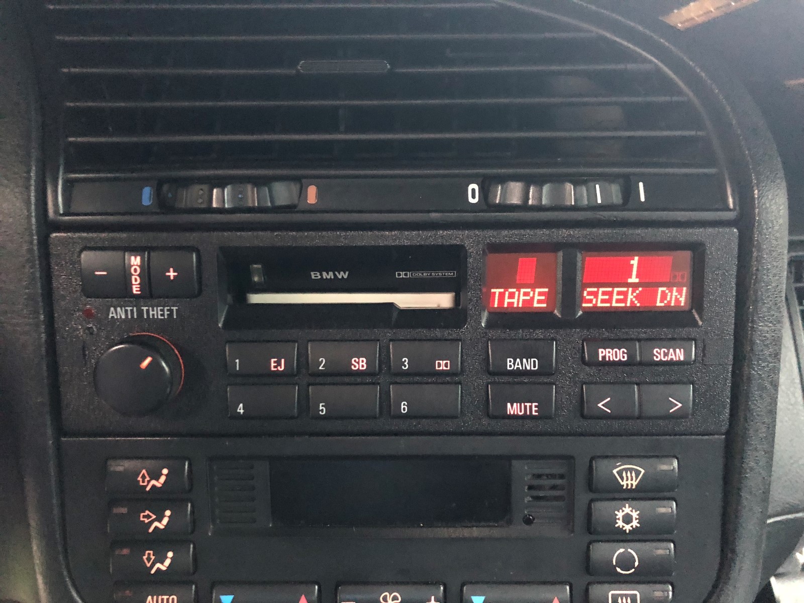 BMW CM5903L RADIO STEREO E31 E32 E34 E36 318 325 M3 M5 525 540 840 CODE INCLUDED