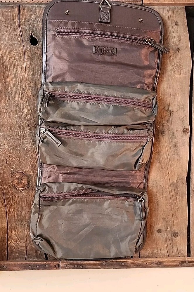 Barbour Waxed Hanging Washbag.