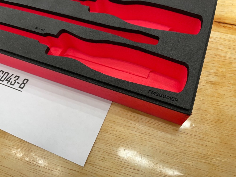 Snap-on Tools RED FOAM ORGANIZER for 16pc Soft Grip Screwdriver Set FMSGD01BR