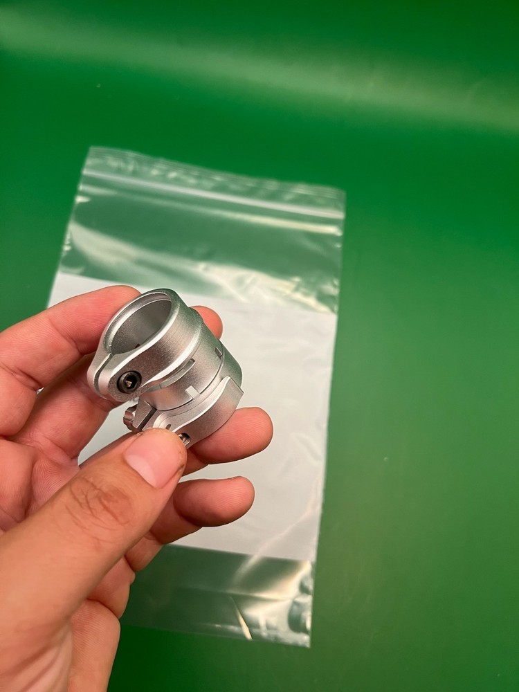 Autococker Clamping Feedneck