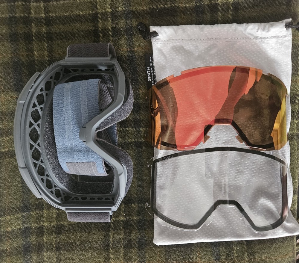 Smith Squad Ski Goggles Gray Frame Red Mirrored Interchangeable Lens