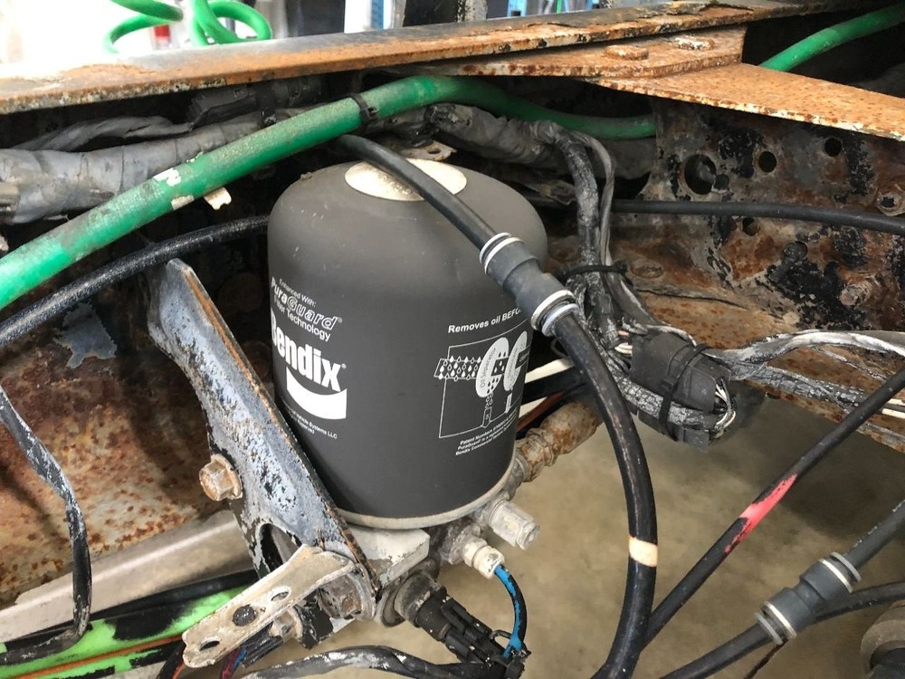 Bendix AD-IP Left/Driver Air Dryer - Used