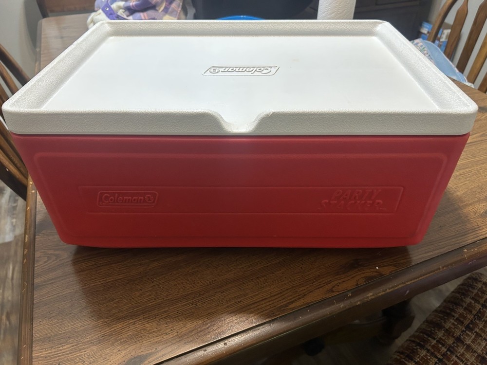 Red Coleman Party Stacker 24 Can Cooler Stackable Ice Chest Model 6225 Clean
